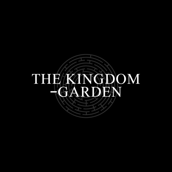 The Kingdom-Garden — Indices Parfums, visuel typographique sur fond noir.